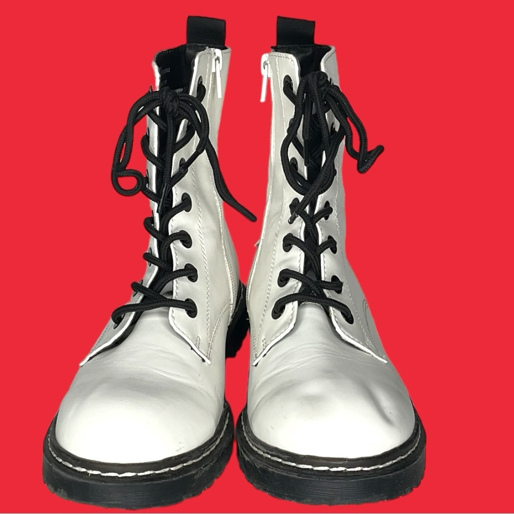 SM New York Women's Roma Combat Boot White/Black Size 8M
